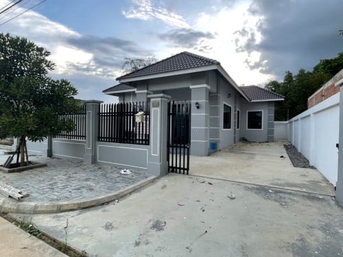 ផ្ទះលក់ កែង