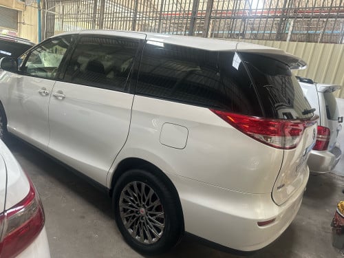 ឡានលក់Toyota Previaឆ្នាំ2012ចង្កូតឆ្វេងហ្សុីន(ឡានអារ៉ាប់)