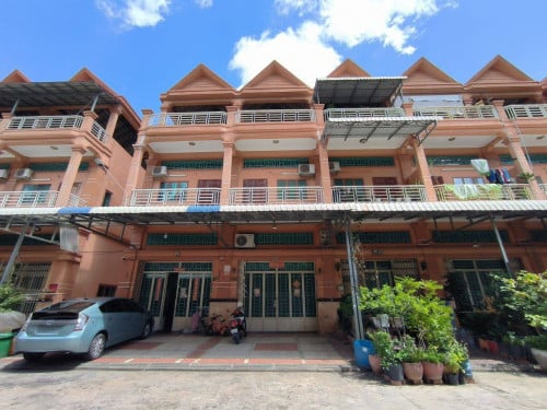 🔰ផ្ទះល្វែងសល់ដីចំហៀងសម្រាប់លក់នៅ បុរីរិទ្ធ