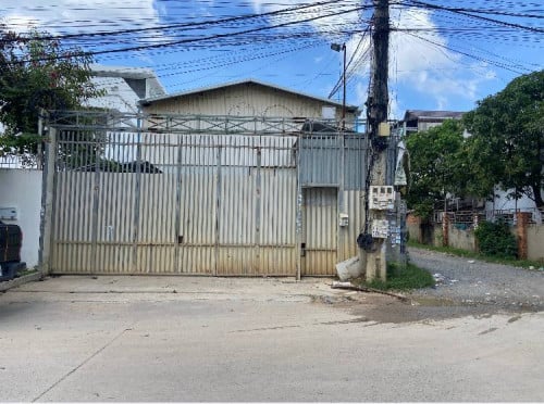 🔰ឃ្លាំងសម្រាប់ជួលចម្ងាយប្រហែល300ម ពីផ្លូវធំហាណូយ ខណ្ឌសែនសុខ។