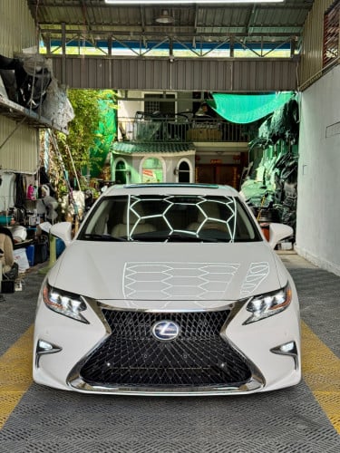 LEXUS ES300H Full Premium ឆ្នាំ 2013 ពណ៍សកាំម៉ៃ ក្នុងលឿង