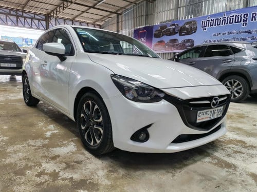 Mazda2 2016 Full Options ម្ចាស់ដើមទី១ ឡានឃ្លាញ់គោ
