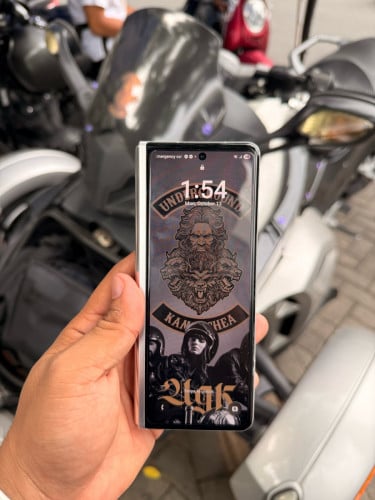 Samsung Z Fold 3 Sim 2 Company