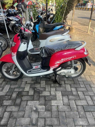 Scoopy 020 1700+ ចរចារ