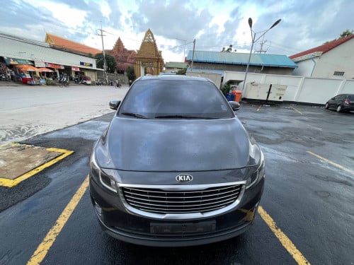 តម្លៃល្អ  Full Option បើកដំបូល ទ្វារចុច Auto