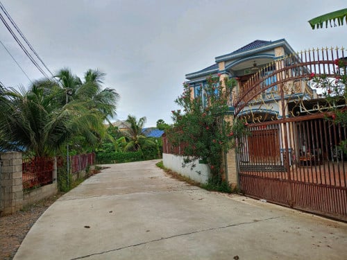 ផ្ទះលក់បន្ទាន់តម្លៃក្រោមទីផ្សារ