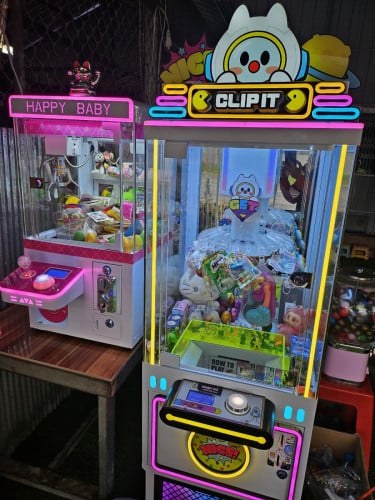 ទូរ​ចាប់​តុក្កតា លក់​ទូរដង្កៀបចុចទម្លាក់តុក្កតា