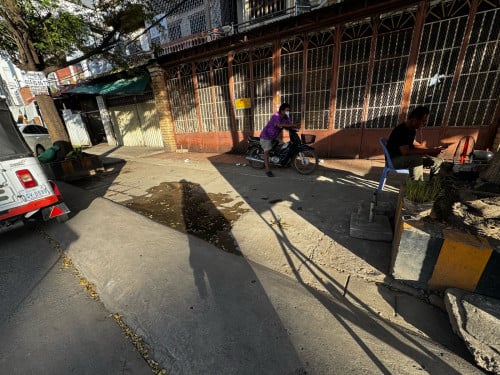 ដីជួលមុខផ្ទះ