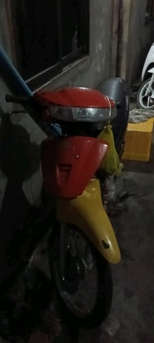 ខ្ញុំបាទត្រូវការលក់ម៉ូតូមួយគ្រឿង ព្រោះទុកចោលអត់មានអ្នកជិះ សម្រាប់បងប្អូនណាចង់អស់លុយតិចឬក