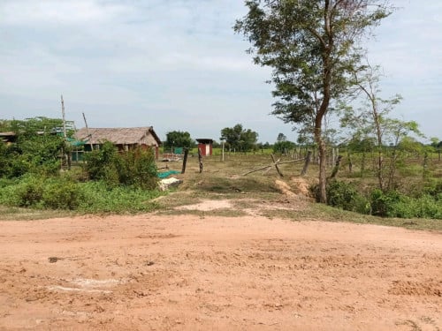 ដីលក់ទំហំ(36ម៉ែតx48ម៉ែត)