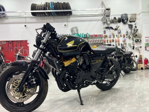 មួយទឹកស្លាកលេខ CB400 ចរចារ ( negotiate )