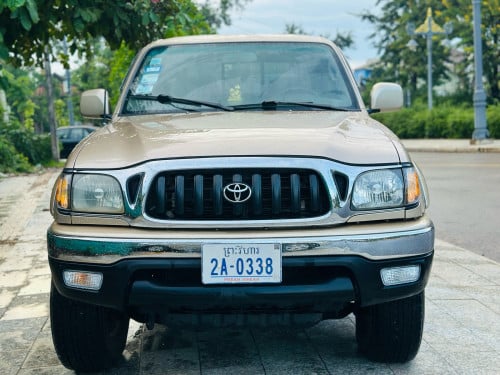 ឡានលក់បងប្អូនToyota Tacoma2004Fullកាប់ពីតាស់តំលៃត្រឹមតែ10500$ចរចារបានវៃដូរក៏បាន👍