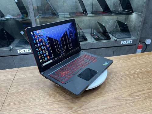 Asus Tuf gaming FX504 (Gaming&Design)