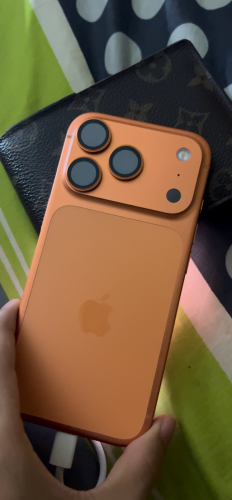 iPhone 17 pro 256g Xa ធានា​ 2ឆ្នាំ 1259$ សាក់ថ្មបាន 12ដង