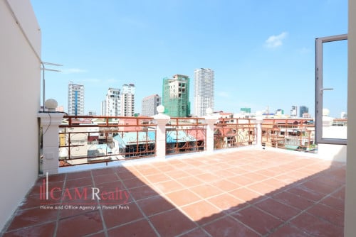 Specious 2 bedroom apartment available for rent near BKK3 and BKK1 area