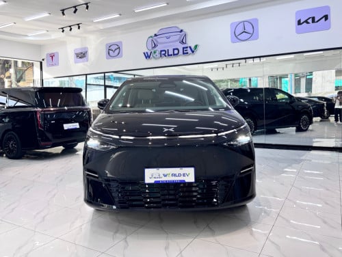 Xpeng x9 740km max 2025 version 2