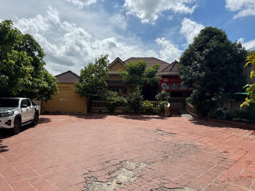 ផ្ទះវីឡា ដី សំរាប់ជួលរស់នៅឬបើកអាជីវកម្ម