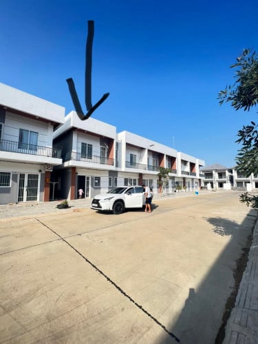 ផ្ទះលក់ប្រញាប់ (តម្លៃចរចារបាន)