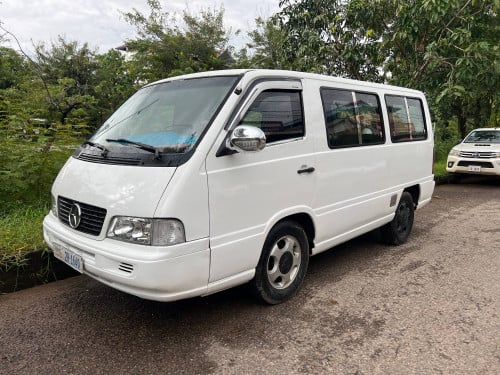 ត្រូវការលក់សាំយ៉ុង 12 កៅអី ឆ្នាំ1996 កៅអីថ្មី កង់ថ្មី