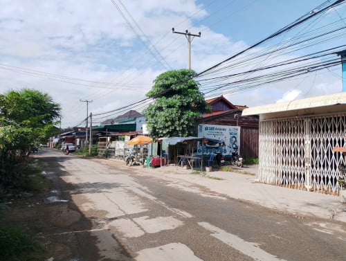 ដីលក់ទល់មុខស្ទឹងសង្កែ 8.5មx18ម(164ម2)