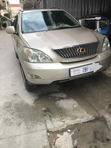 ឡាន Lexus RX330ចរចារ