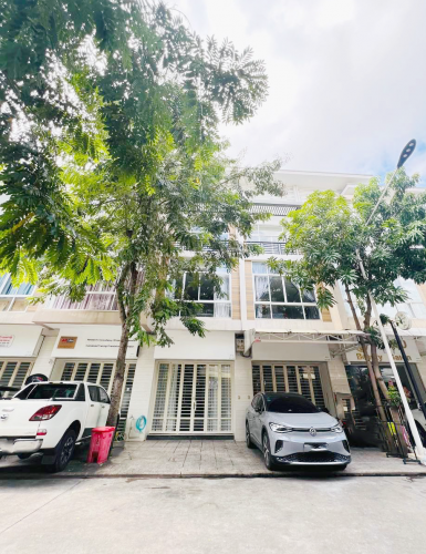 ផ្ទះអាជីវកម្មសម្រាប់ជួល | Shophouse for Rent