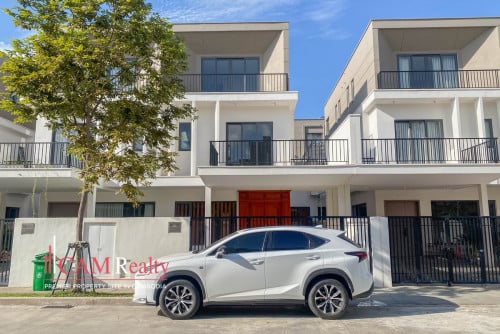 4 Bedrooms Villa Plous Thom For Rent | Borey Chankiri-Urbanland