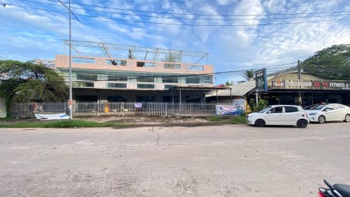 A business building for rent in Kampot