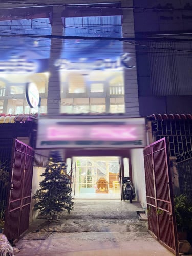 Business for sale near the Russian Market.