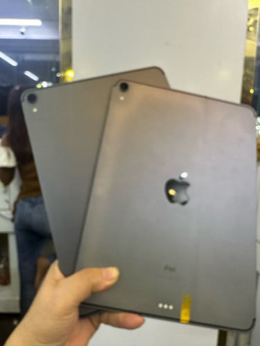 iPad Pro  11  2018   64g  =299$   256g  =359$