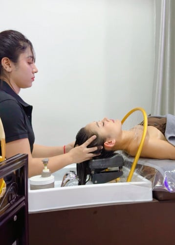 Japanese Head Spa (25$ / 60 Min / Per Person)