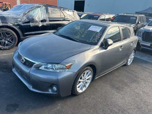 Lexus CT200h Full premium 2013 មកតាមផ្លូវ