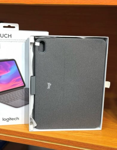 Logitech Combo Touch Keyboard Case for iPad (A16)