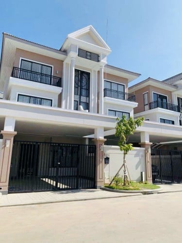 Twin B For Sale In Borey Penghout Beoung Snor