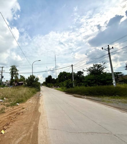 ដីលក់/ជួលប្រញ៉ាប់ ៖ ជិតផ្លូវ៥០ម