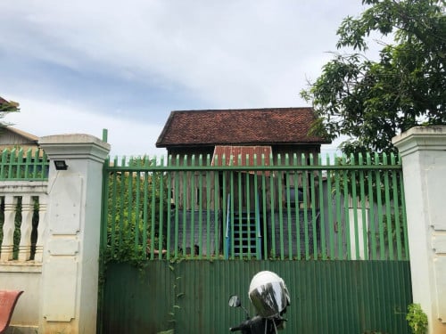 ផ្ទះនឹងដីលក់បន្ទាន់ទីតាំងក្រុងសួងខេត្តត្បូងឃ្មុំ ភូមិជីកែ. សង្កាត់វិហាលួង