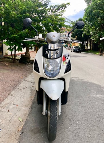 មានលក់ម៉ូតូមួយទឹកៗតម្លៃធូៗមានពន្ធកាតគ្រី ម៉ាកSUZUKI LETS ឆ្នាំ2015 កម្លាំង110cc ប្រទេសជប៉ុន