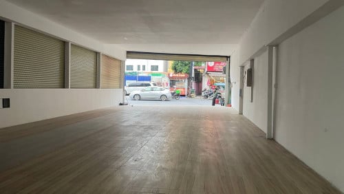 Shophouse & Warehouse for Rent at Psar Doeum Thkov
