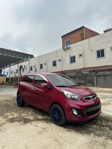 012 កំពូល​ថ្មី​ តំលៃសមរម្យ​