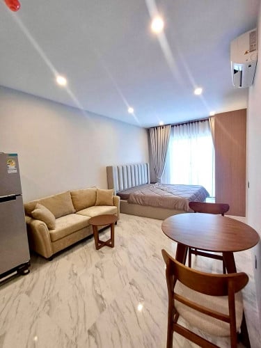 Beautiful studio at crown condo sen sok