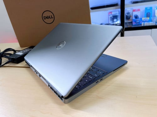 DELL Precision 7550 Workstation  i7 -10875H (12cpu) គូសប្លង់ កាត់ត video MMO ធំៗ ចាក់ភ្លេង