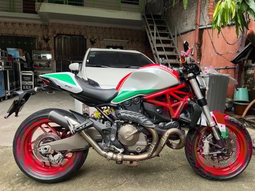 Ducati monster 821 year 2014