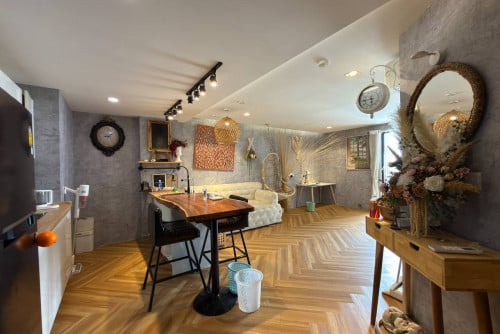 Nice Decoration Spacious 2 Bedrooms Condo for Sale in Urban Village