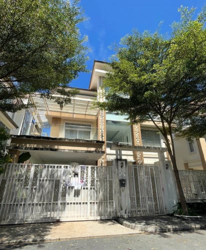 Queen villa for rent