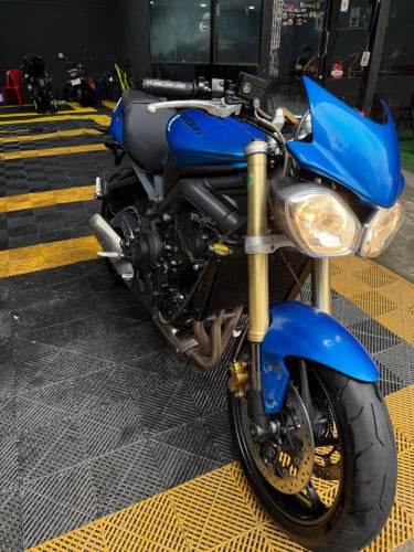 Triumph Street triple 675cc