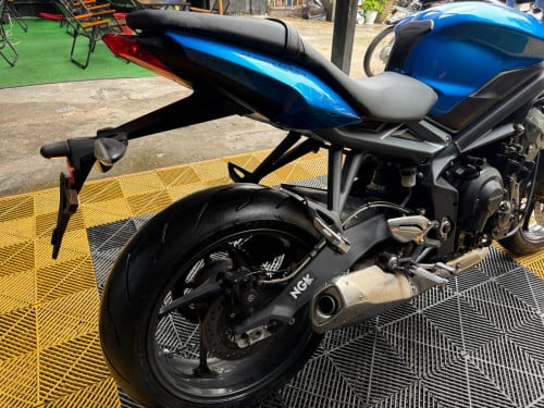 Triumph Street triple 675cc
