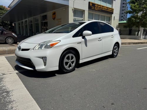 Toyota Prius 2014 Option 3 សរ