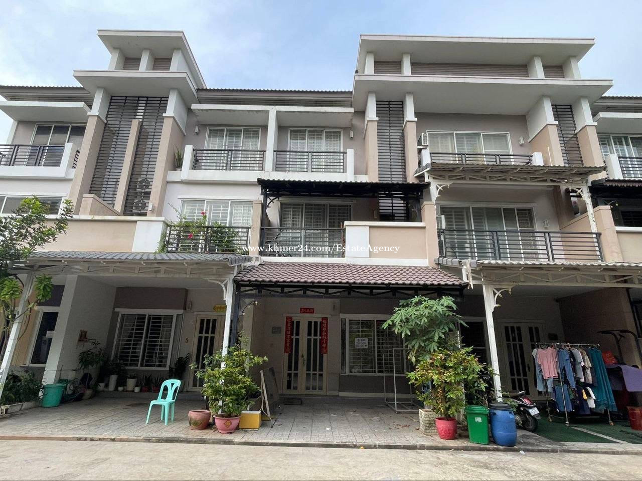 Link LA Villa Rent / PH 病发成一号公路