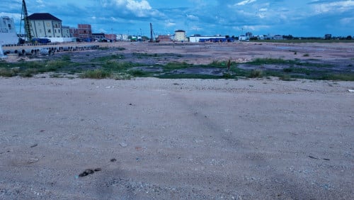 ដីលក់ក្រុងបាវិត