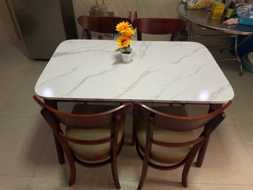 ឈុត​តុ​បាយ​